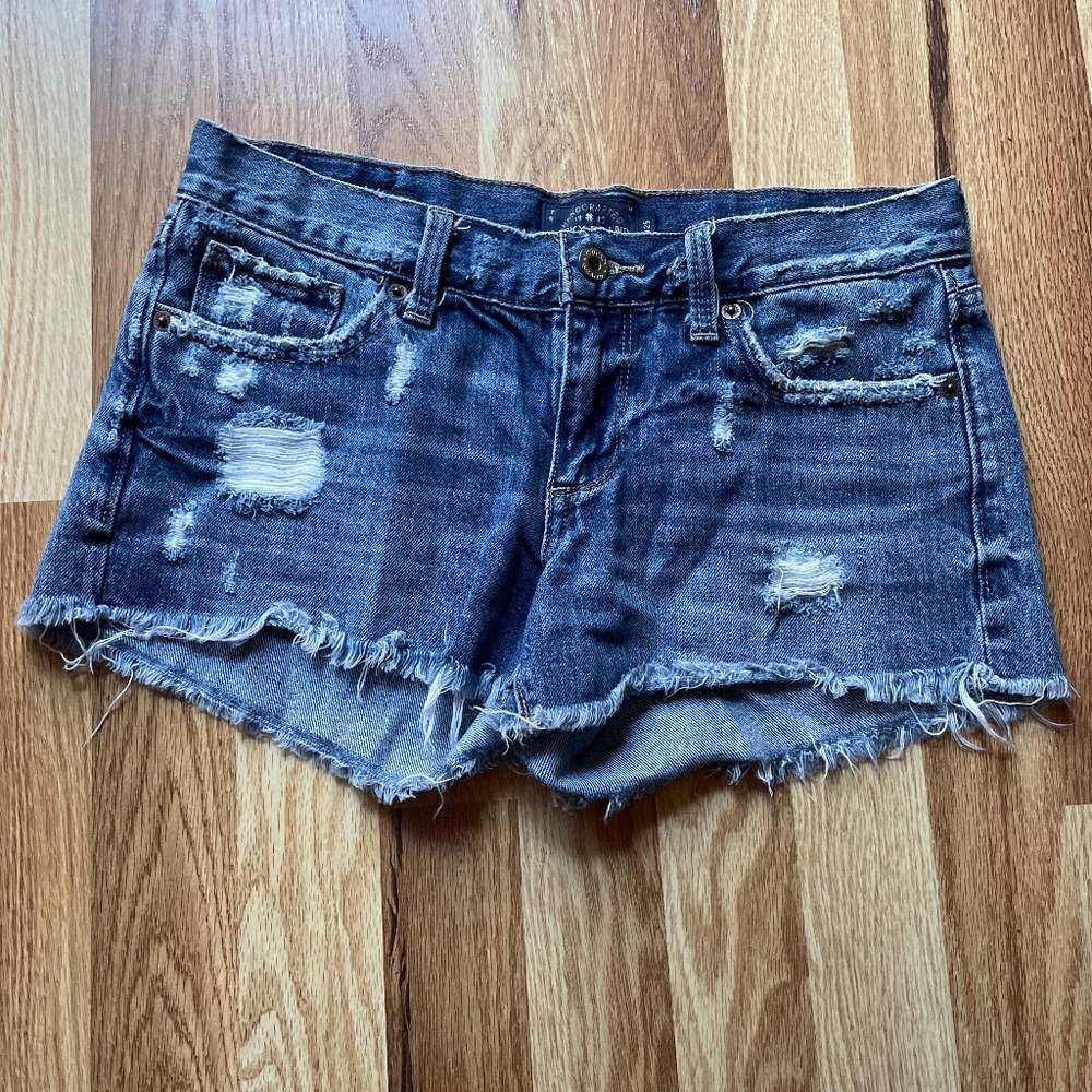 Women Size 0-25 Lucky Brand The Cut Off Denim Distressed Short Shorts - Picture 1 of 6